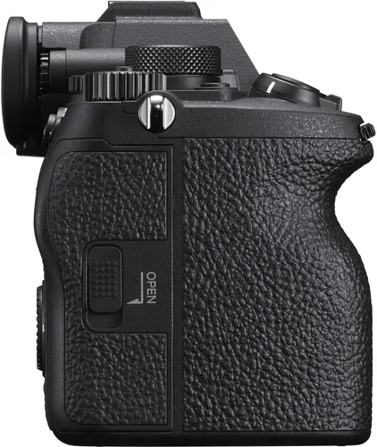 Vista 7 de Sony a7 IV Mirrorless Camera with 28-70mm Lens & Bag Bundle