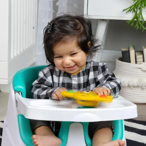 Vista 4 de Baby Einstein Exploradores Oceánicos Estrella Brillante y Pop, Estrella de Mar Sensorial Iluminada, Juguete de Succión para Silla Alta, para Bebés