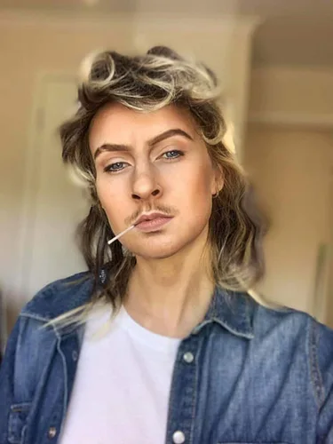 Vista 3 de ALLAURA Pelucas rubias de estilo mullet para hombre, para disfraces de los años 70 u 80, accesorio de fiesta elegante, para cosplay, peluca de Joe