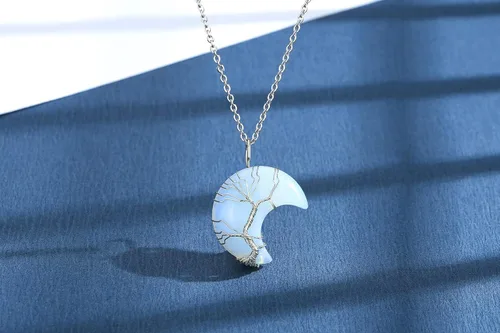 Vista 3 de MAIBAOTA Healing Crystal Necklace Tree Life Wire Wrapped Crescent Moon Necklace Stone Pendant Necklaces Natural Reiki Spiritual Quartz Gemstone