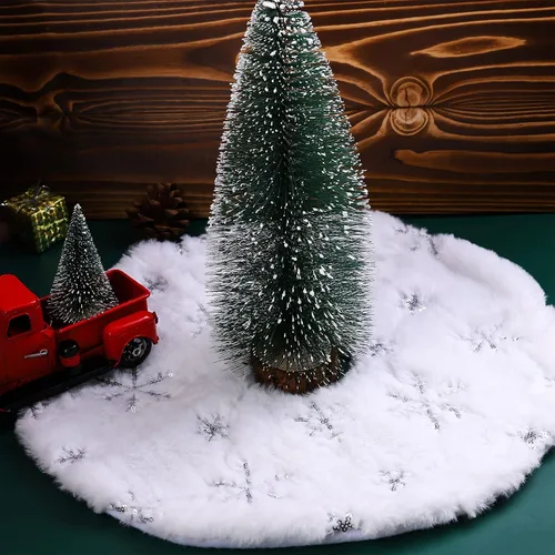 Vista 6 de URATOT Paquete de 2 minifaldas de árbol de Navidad de 15 pulgadas, color blanco con tapete de árbol de copo de nieve plateado, falda de árbol