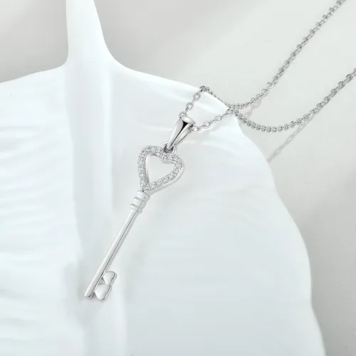 Vista 5 de Aprila Collar de plata de ley 925 con colgante de corazón con circonita cúbica, regalo de joyería para madre, abuela, niña, nieta, novia