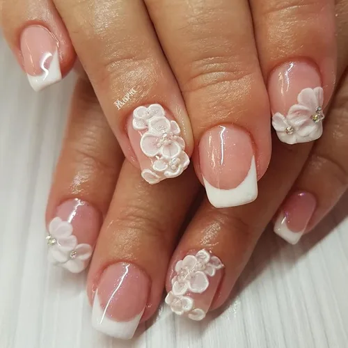 Vista 44 de Uñas postizas cortas cuadradas MABKJLF, uñas francesas falsas con gradiente, uñas de cobertura completa, flores blancas, uñas falsas con diseños