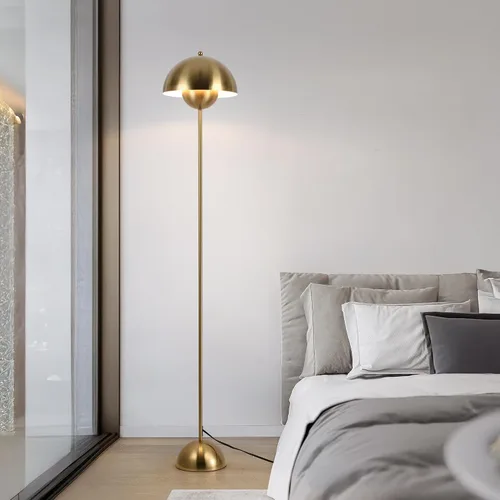Vista 3 de COSYLUX Lámpara de pie moderna para sala de estar, lámpara de pie alta industrial para dormitorio, pantalla de metal que refleja la luz, lámpara