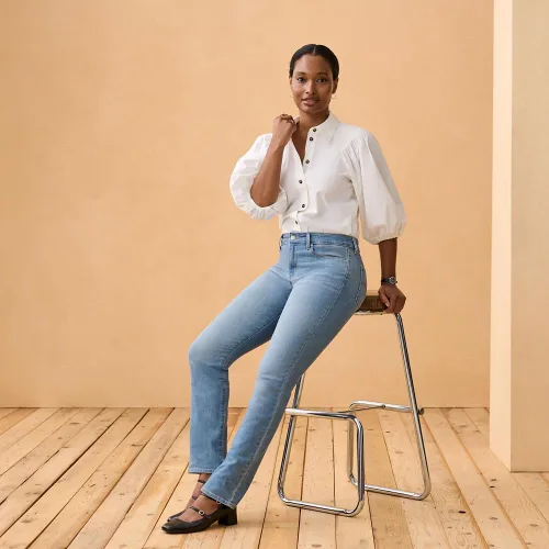Vista 4 de Levi Strauss Signature Gold - Jeans rectos modernos para mujer (disponible en tallas extragrandes)