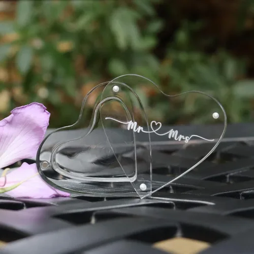 Vista 5 de Caja de anillo de acrílico grabada para ceremonia de boda, caja de portador de anillos para compromiso de propuesta (forma de corazón B)