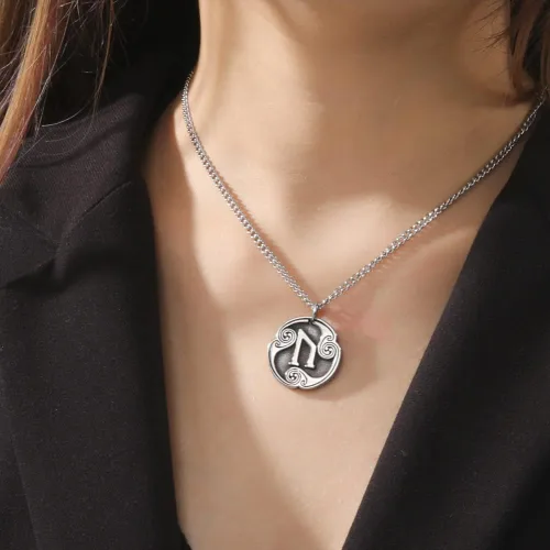 Vista 2 de TEAMER Collar con colgante de amuleto de acero inoxidable de 24 runas de los vikingos nórdicos, joyería con símbolo de la suerte y la bendición