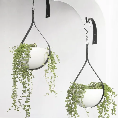 Vista 8 de Hajia Maceta colgante en forma de gota de agua, colgador de plantas de metal con maceta no desmontable, soporte para plantas colgantes