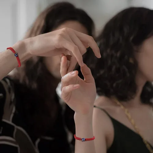 Vista 7 de VIBILIA Pulseras contra el mal de ojo para mujeres y hombres, hechas a mano, trenzadas, de buena suerte, cuerda de cuerda, hilo de amistad, cuerda
