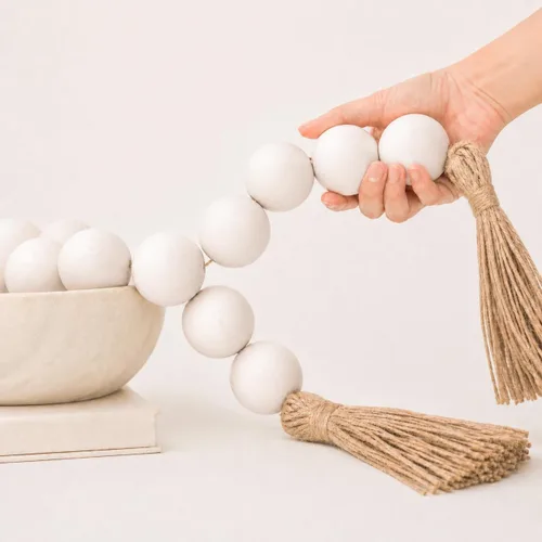 Vista 174 de OMISHE Guirnalda de cuentas de madera extra grande con cuentas de madera y borlas de 1.6 pulgadas de diámetro, cuentas decorativas rústicas de 41