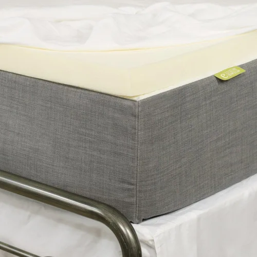 Vista 4 de eLuxurySupply Cubrecolchón de espuma viscoelástica de 1.5 pulgadas, protector de colchón que regula la temperatura, densidad de 2 libras para un