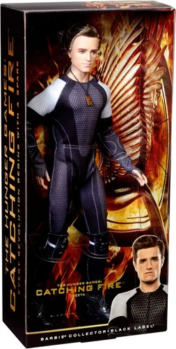 Vista 5 de Barbie Coleccionista Los Juegos del Hambre: Catching Fire Peeta Mellark Doll