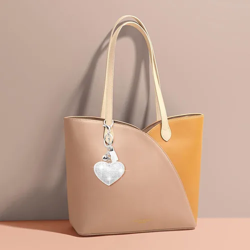 Vista 3 de Juego de llaveros de cristal, llavero en forma de corazón de diamantes de imitación con borla, llavero de coche brillante para mujeres, llavero