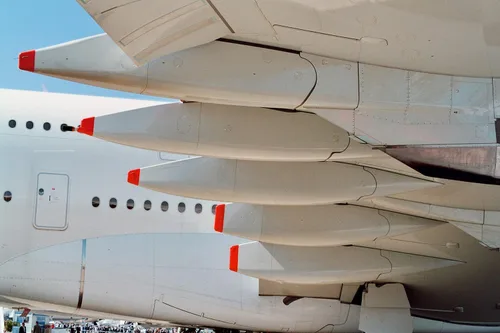 Vista 4 de Revell Alemania 04218 Airbus A380 Kit
