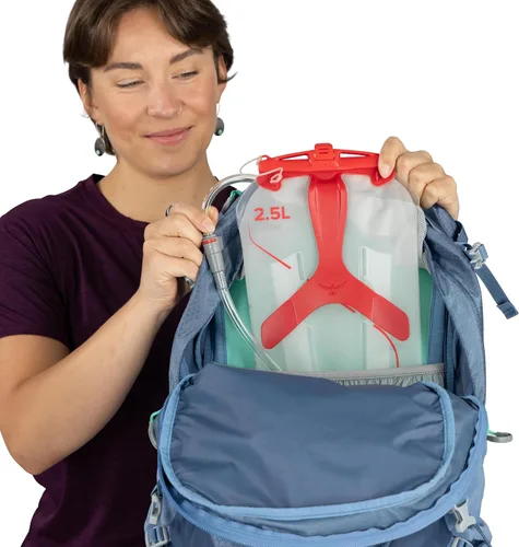 Vista 11 de Osprey Sirrus 24L Mochila de Senderismo para Mujeres - Mochila de Día Ajustable con Cubierta Impermeable para Lluvia y Bolsillos para Botellas, Gris