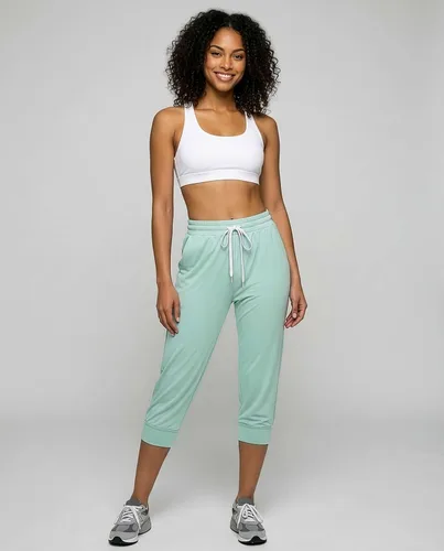 Vista 3 de Real Essentials 3-Pack Women's Ultra Soft Lounge Capri Joggers Sweatpants Athletic Yoga with Pockets(Available in Plus Size)