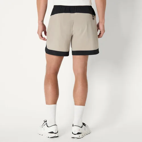Vista 5 de Amazon Essentials Men's Athletic Performance Stretch Contrast Woven Gym Training Short with 6" Inseam