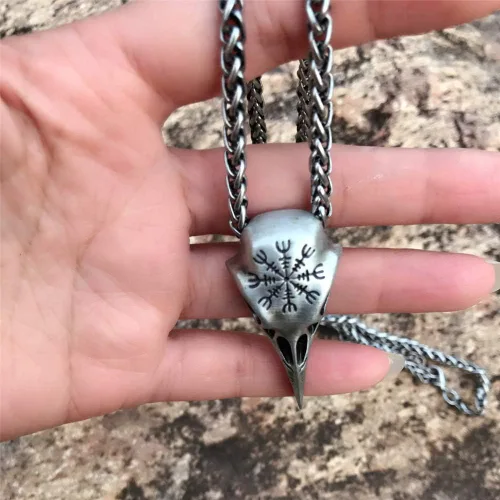 Vista 2 de NJ - Collar de calavera de cuervo vikingo, acero inoxidable, retro, peltre y cuervos, lanza nórdica, vikingo nórdico, runa nórdica, colgante gótico