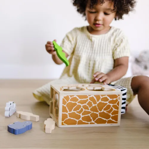 Vista 7 de Camión de rescate de animales de Melissa & Doug, varias formas, Estándar, talla única , Rojo
