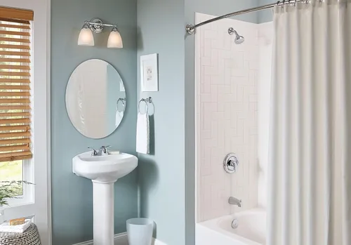 Vista 3 de Moen YB2262CH Brantford - Accesorio de tocador de baño de doble montaje de 2 luces con vidrio esmerilado, cromado Cromo