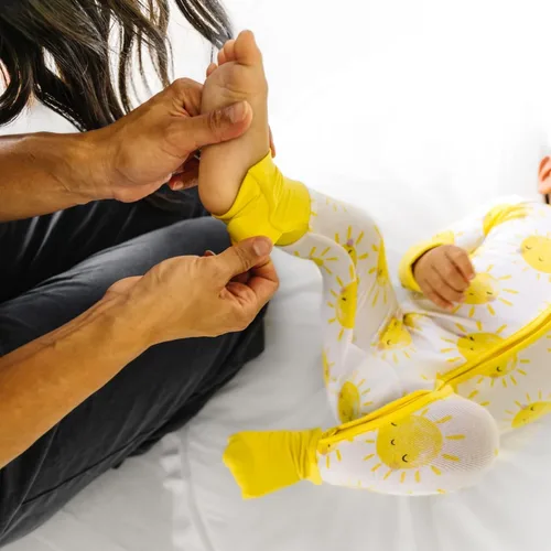 Vista 7 de Little Sleepies Pijamas con cremallera de 2 vías para bebés, niños y niñas pequeños, ajuste cómodo, viscosa de bambú