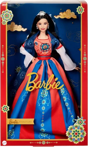 Vista 6 de Barbie Muñeca de Año Nuevo Lunar en bata tradicional Hanfu con estampados chinos y accesorios, coleccionable con soporte para muñecas y certificado