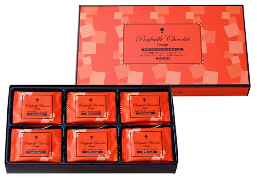 Vista 9 de ROYCE Prafeuille Chocolat "Berry Cube"- Surtido de chocolate con leche perfumado de fresa con relleno de salsa tarty Set de regalo de chocolate