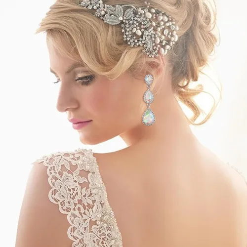 Vista 24 de EleQueen Pendientes de cristal austriaco en tono dorado para mujer, forma de pera de 2.5 pulgadas, color esmeralda