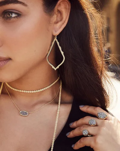 Vista 3 de Collar con dije Kendra Scott Elisa para mujer, joyería de moda, chapado en oro de 14 quilates