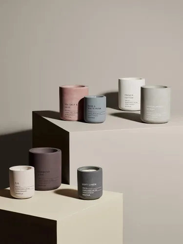 Vista 3 de Blomus Fraga Vela perfumada Withered Rose S, vela de cera de soja en aspecto concreto Rosa marchita