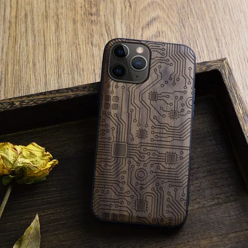 Vista 4 de Carveit Funda de madera para iPhone 11 Pro Max [madera natural y TPU suave negro] a prueba de golpes, protector de teléfono de madera único