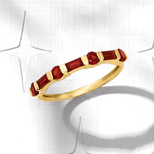 Vista 4 de Ross-Simons Anillo de granate redondo y baguette de 0,80 qt t en oro amarillo de 14 quilates