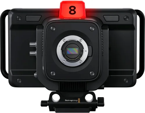 Vista 2 de Blackmagic Design Studio Camera 4K Plus G2 - Paquete de cámara de producción en vivo con cable HDMI 2.0 de 10 pies, cable USB-C de 6 pies y 5 bridas