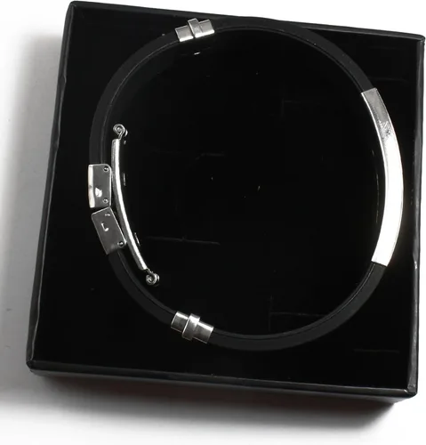 Vista 6 de Pulsera de nombre GabrielMens Pulsera de silicona & Plata Tone grabado personalizado. Incluido Caja de Regalo y bolsa de regalo. 5mm de grosor placa.