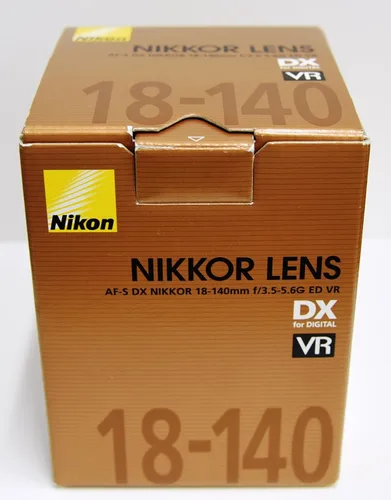 Vista 3 de Nikon AF-S DX NIKKOR 0.709-5.512 in f / 3.5-5.6G ED VR AFSDXVR18-140G