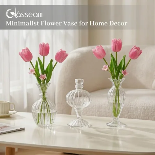 Vista 4 de Jarrones pequeños de cristal Glasseam: 3 piezas de jarrón transparente acanalado para flores individuales Hecho a mano, moderno, bonitos centros