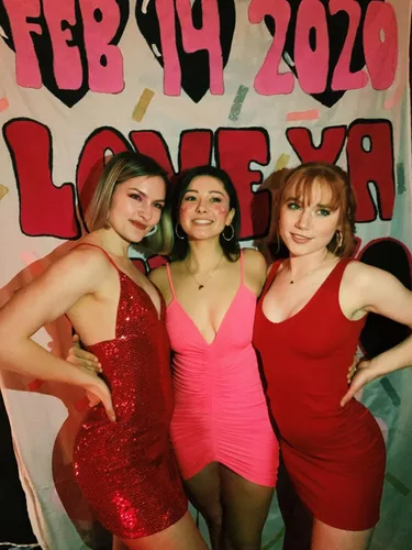 Vista 3 de TOB Minivestido sexy con cuello en V y tirantes delgados para mujer fruncido para salir por la noche