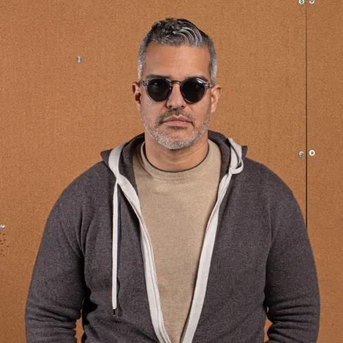 Vista 4 de Kolo Harrison - Gafas de sol italianas premium, estilo redondo clásico, gris cristal