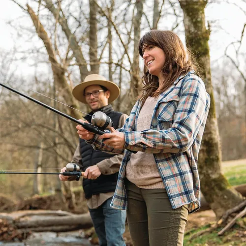 Vista 6 de Zebco 33 Spincast Reel and Fishing Rod Combo, 6-Foot 2-Piece Fiberglass Rod with EVA Handle, Quickset Anti-Reverse Fishing Reel with Bite Alert