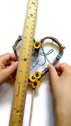 Vista 5 de Decoración de pastel de vid de girasol personalizada para parejas, recuerdo rústico personalizado para bodas, compromisos, despedidas de soltera