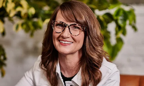Vista 4 de eyebobs Kindred Spirit - Lectores prémium para mujeres y hombres Gafas de ojo de gato