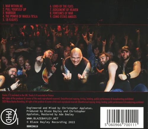 Vista 2 de Damaged Strange Different & Live