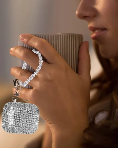 Vista 5 de Juego de funda de diamantes 4 en 1 para AirPod, lujoso PC con diamantes de imitación para AirPods 2/1, accesorios para mujeres con bonito llavero