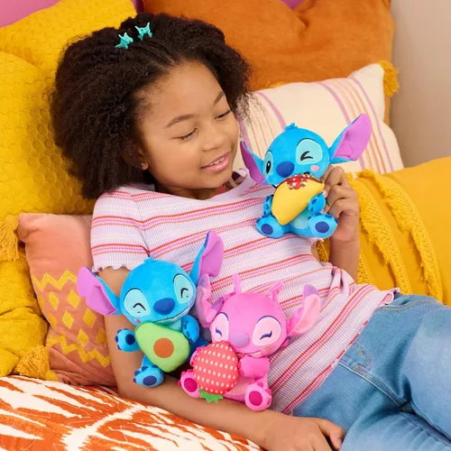 Vista 4 de Disney Stitch - Animal de peluche pequeño de 7 pulgadas, ángel con fresa, juguetes para niños a partir de 2 años Just Play