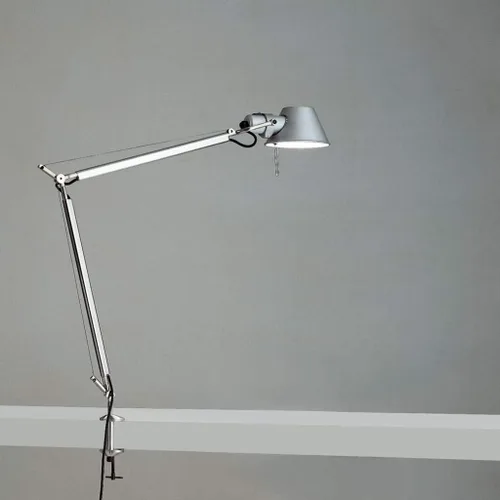 Vista 2 de Artemide Tolomeo Classic LED 100W E26 Lámpara de mesa de aluminio con abrazadera