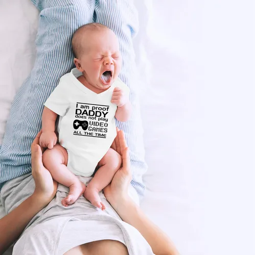 Vista 16 de CBTwear Proof Daddy Does Not Play Video Games All the Time – Ropa de bebé – Divertido body para recién nacido para niños y niñas