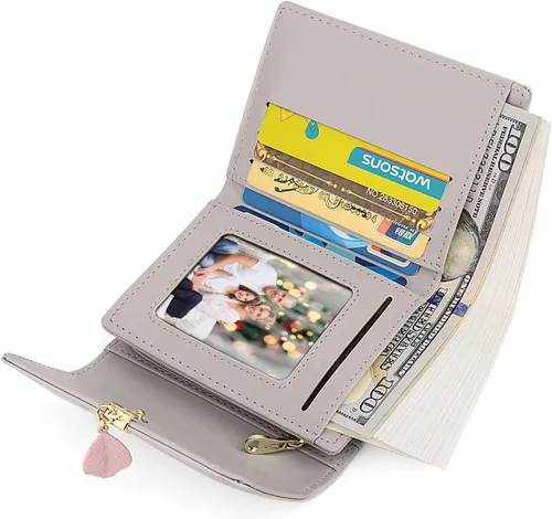 Vista 124 de UTO - Cartera pequeña RFID de piel sintética con dije de hoja, cierre de cremallera y tarjetero.