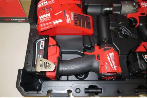 Vista 4 de Milwaukee Kit de taladro de martillo/destornillador de impacto 2997-22