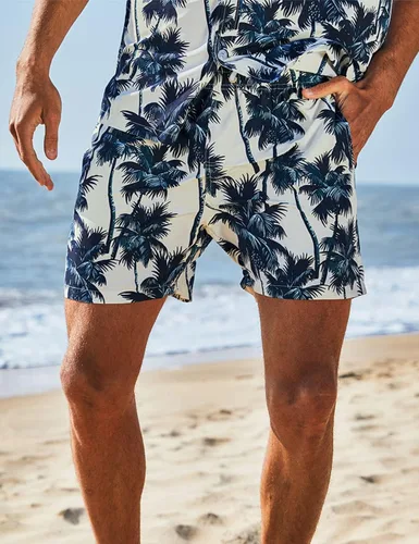 Vista 4 de Lavnis Conjunto de camisa hawaiana para hombre, camisa de manga corta con flores y pantalones cortos, trajes de 2 piezas