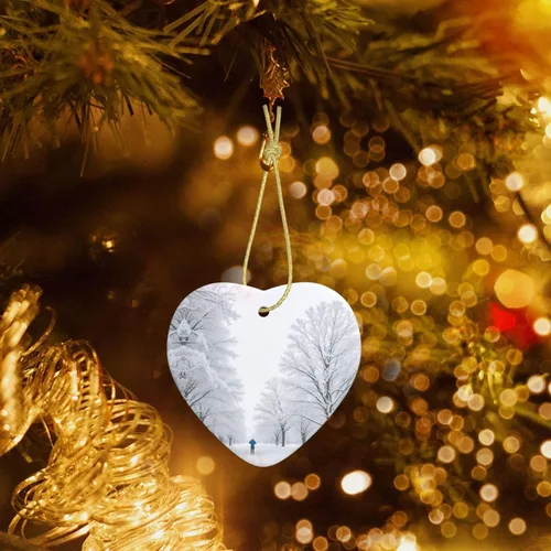 Vista 7 de Árboles en días nevados con estampado de árbol de Navidad colgante de cerámica en forma de corazón colgantes de árbol de Navidad reuniones